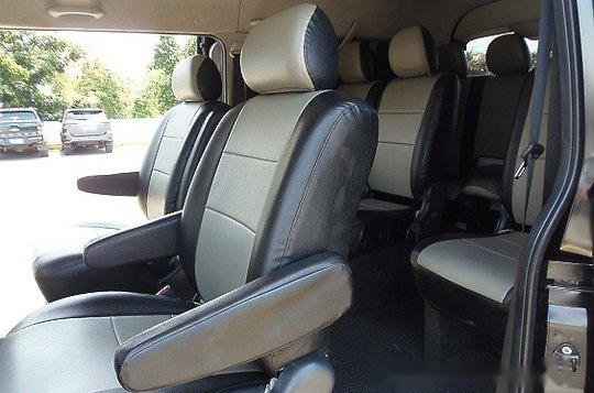 Sell Black 2016 Toyota Hiace at 33000 km -12