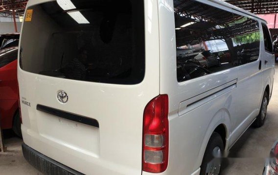 Selling White Toyota Hiace 2019 Manual Diesel -3