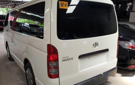 Selling White Toyota Hiace 2019 Manual Diesel -2