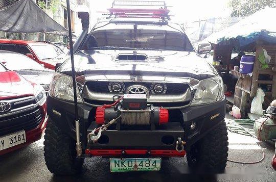 Selling Black Toyota Hilux 2009 at 78448 km 