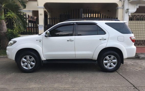 Used Toyota Fortuner 2010 for sale in Las Pinas-3