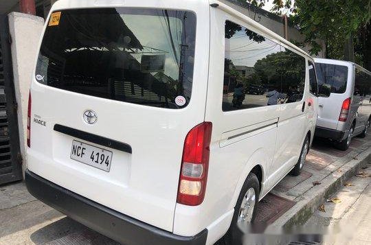 White Toyota Hiace 2016 at 18000 km for sale-1