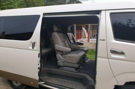 White Toyota Hiace 2010 at 69000 km for sale-2