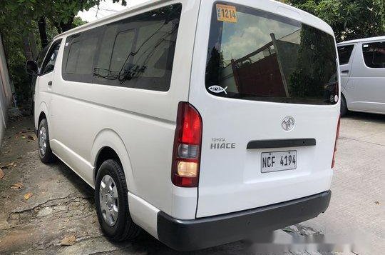 White Toyota Hiace 2016 at 18000 km for sale-2