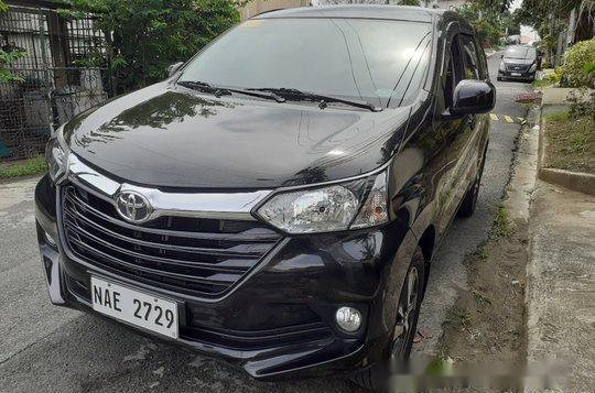 Selling Black Toyota Avanza 2017 at 23000 km -1