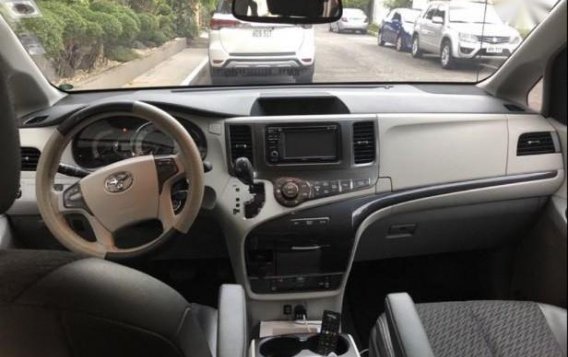 2014 Toyota Sienna for sale in Las Pinas-3