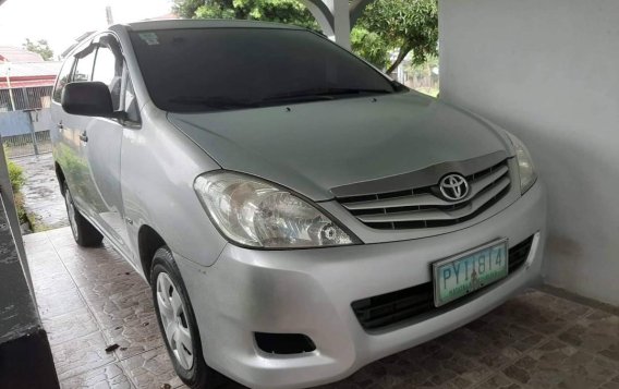 Toyota Innova 2010 for sale in Tanauan-1