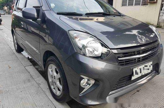 Selling Grey Toyota Wigo 2014 at 27000 km 