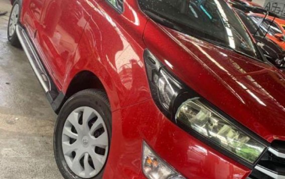 Selling Red Toyota Innova 2017 in Quezon City