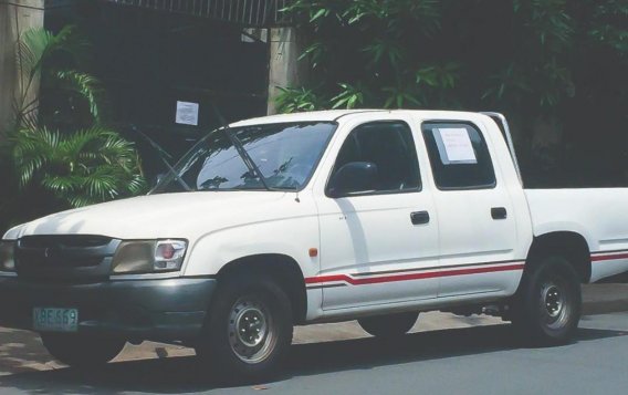 2004 Toyota Hilux for sale in Quezon City -1