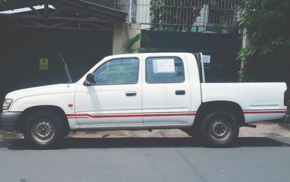 2004 Toyota Hilux for sale in Quezon City 