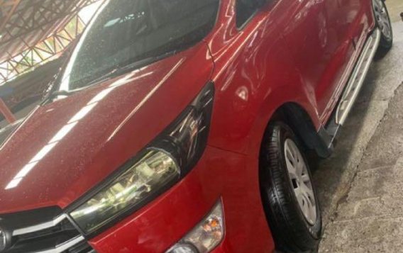 Selling Red Toyota Innova 2017 in Quezon City-1