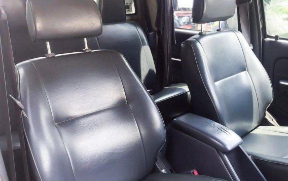 2004 Toyota Hilux for sale in Quezon City -3