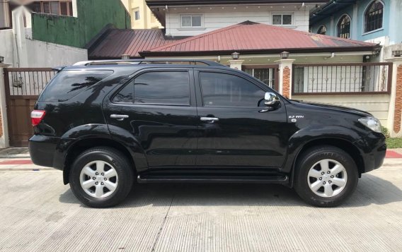 2011 Toyota Fortuner for sale in Quezon City-4