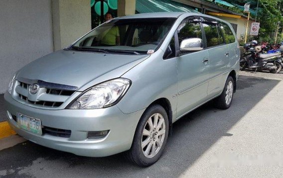 Selling Silver Toyota Innova 2005 Automatic Diesel at 93000 km-2