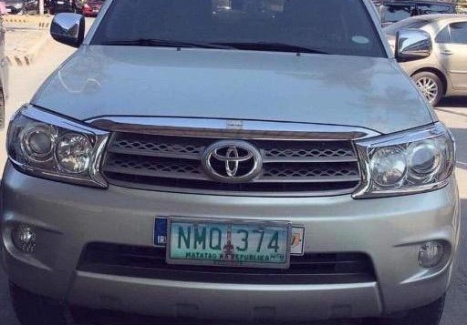 Used Toyota Fortuner 2010 for sale in San Femando-3