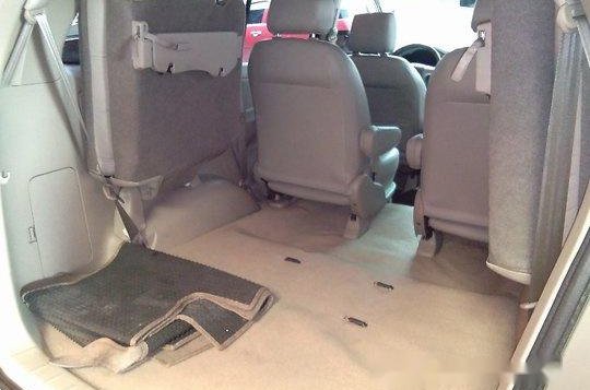 White Toyota Innova 2014 at 73000 km for sale-6