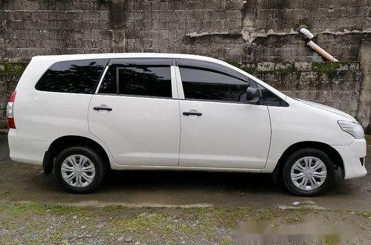 Sell White 2012 Toyota Innova at 70000 km -4