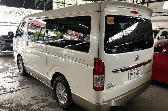 Sell White 2016 Toyota Hiace Automatic Diesel at 33000 km-4