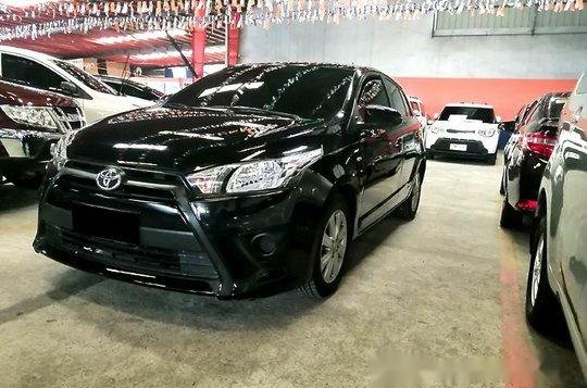 Selling Toyota Yaris 2015 Automatic Gasoline -2