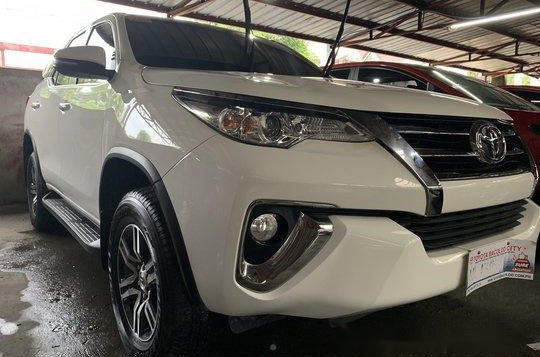 Selling White Toyota Fortuner 2018 at 11000 km 