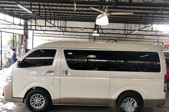 Sell White 2016 Toyota Hiace Automatic Diesel at 33000 km-3