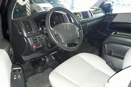 Selling Black Toyota Hiace 2017 at 33710 km -4