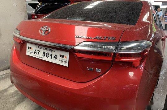 Selling Red Toyota Corolla Altis 2018 at 3800 km -3