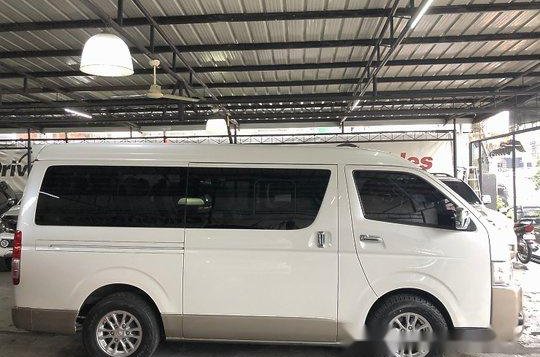 Sell White 2016 Toyota Hiace Automatic Diesel at 33000 km-8