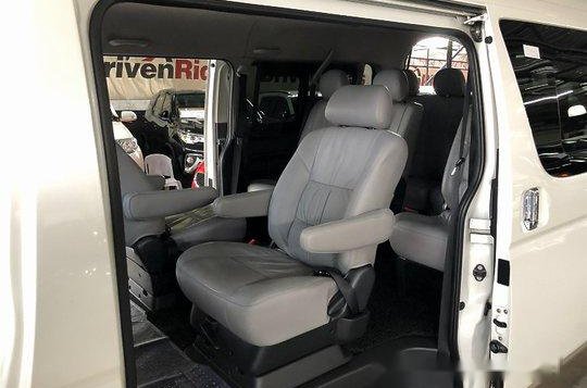 Sell White 2016 Toyota Hiace Automatic Diesel at 33000 km-13