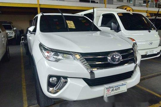 Selling White Toyota Fortuner 2018 in Quezon City -1