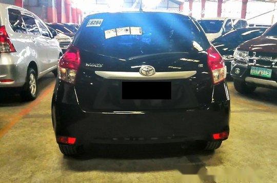 Selling Toyota Yaris 2015 Automatic Gasoline -3