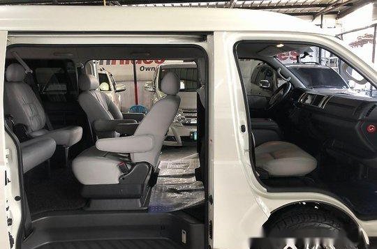 Sell White 2016 Toyota Hiace Automatic Diesel at 33000 km-11