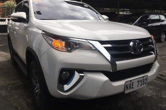 Selling White Toyota Fortuner 2017 in Parañaque 