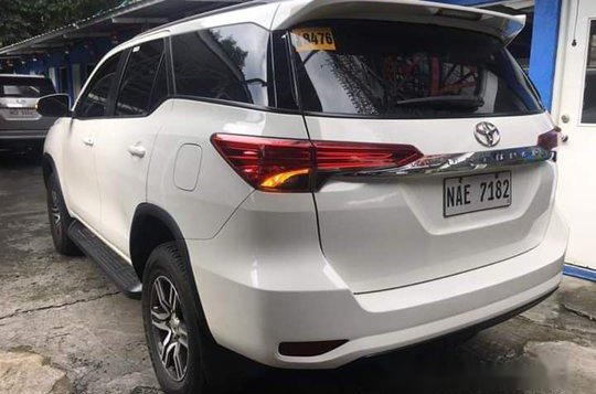 Selling White Toyota Fortuner 2017 in Parañaque -6