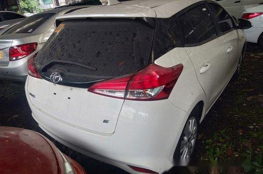 White Toyota Yaris 2018 at 13000 km for sale-5