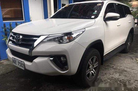 Selling White Toyota Fortuner 2017 in Parañaque -2