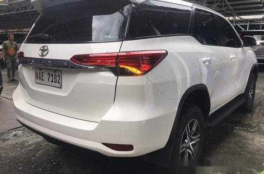 Selling White Toyota Fortuner 2017 in Parañaque -4