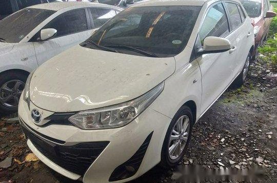 White Toyota Yaris 2018 at 13000 km for sale-2