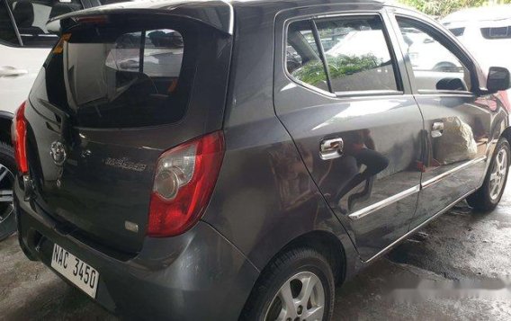 Selling Grey Toyota Wigo 2017 at 11800 km-2