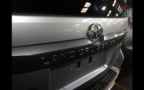 Selling  Toyota Land Cruiser Prado 2017 Suv Automatic Diesel at 21000 km-1