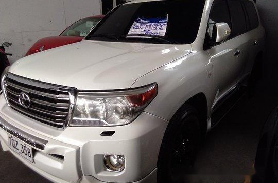Selling White Toyota Land Cruiser 2012 at 55538 km-1