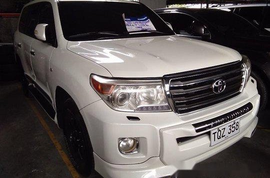 Selling White Toyota Land Cruiser 2012 at 55538 km