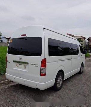 Sell White 2018 Toyota Hiace at 21000 km-4