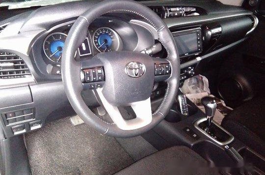 Selling White Toyota Hilux 2016 Automatic Gasoline-7