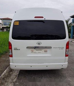 Sell White 2018 Toyota Hiace at 21000 km-5