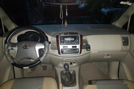 Selling Silver Toyota Innova 2012 in Pasig -6