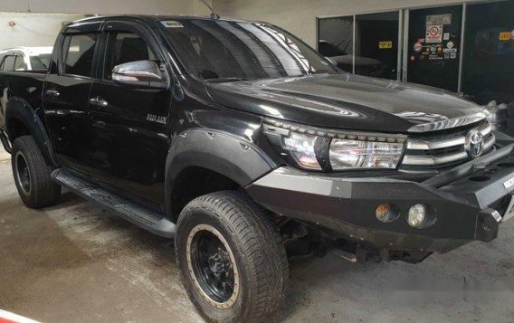 Selling Black Toyota Hilux 2016