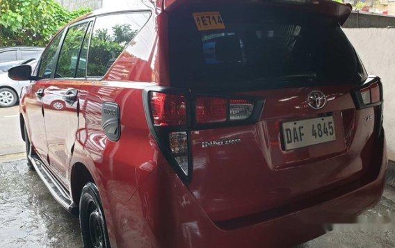 Red Toyota Innova 2017 at 28000 km for sale-3