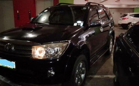 Black Toyota Fortuner 2010 Automatic Diesel for sale -1